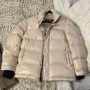 Women’s  medium Original Super puff in pale pink.